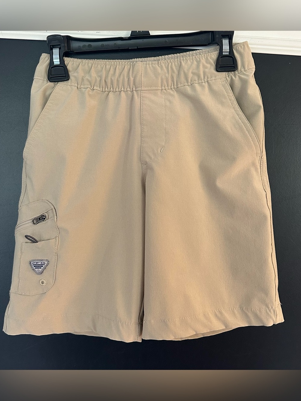 Columbia Boys PFG Terminal Tackle Shorts In Fossil Beige. Sz. S (8)